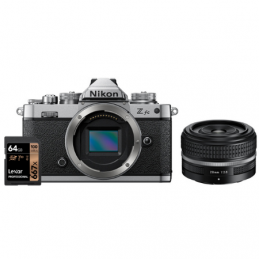 NIKON Z FC BODY + NIKKOR Z 28mm F2.8 SE + SD 64GB 667 PRO LEXAR - GARANZIA 4 ANNI NITAL | Fcf Forniture Cine Foto