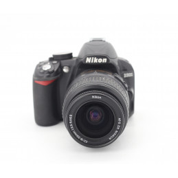 NIKON D3100 + 18-55mm F3.5-5.6 G ED II