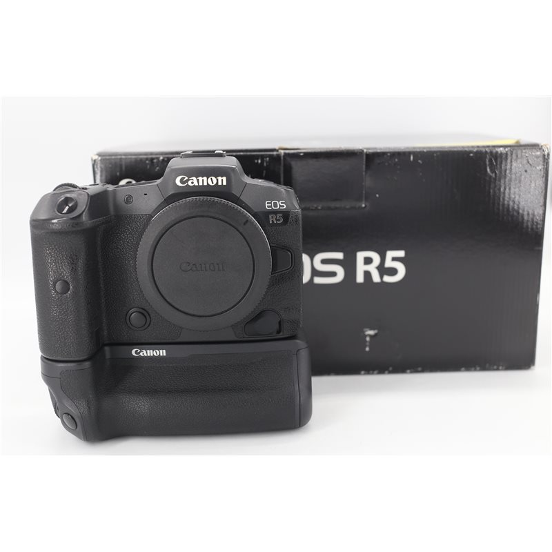 CANON EOS R5 BODY + BG-R10 USATO - GARANZIA 12 MESI FCF CANON EOS R5 BODY + BG-R10 USATO - GARANZIA 12 MESI FCF
