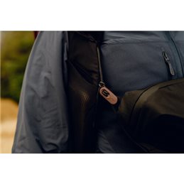 PEAK DESIGN BAS-2-BK-1 OUTDOOR SLING 2L BLACK