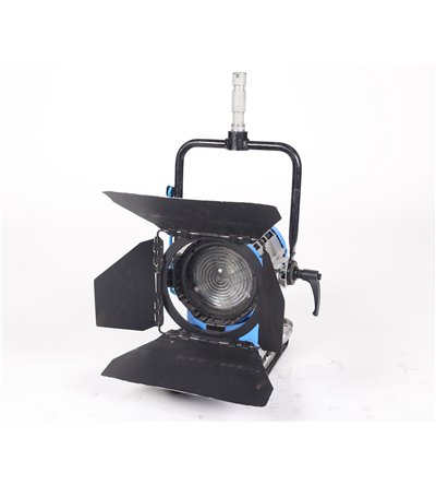 ARRI HMI FRESNEL 575 + ALIMENTATORE ARRI 575/1200 + CAVO + CASE USATO