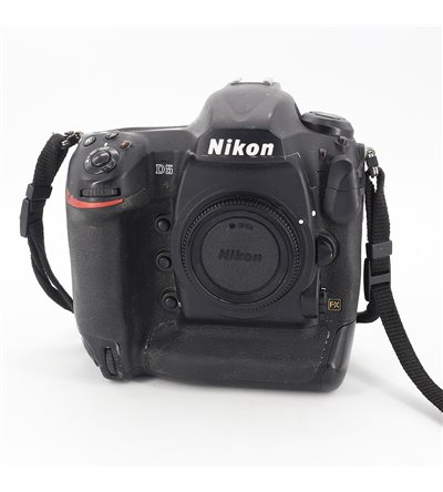 NIKON D5 BODY USATO
